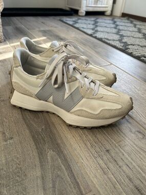 New Balance 327 Cream & Light Gray Retro Runner Sneakers